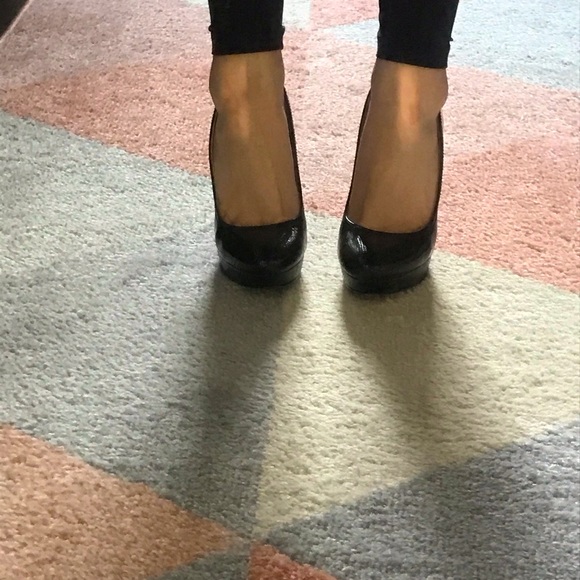 Calvin Klein platform heels - Picture 9 of 10